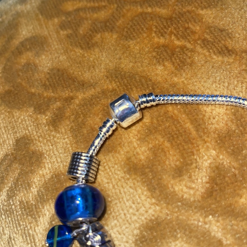 Jewelry - Picture 4 of 5